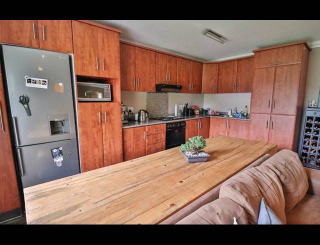 4 BEDROOM FREESTANDING FOR SALE IN DAWNCLIFFE